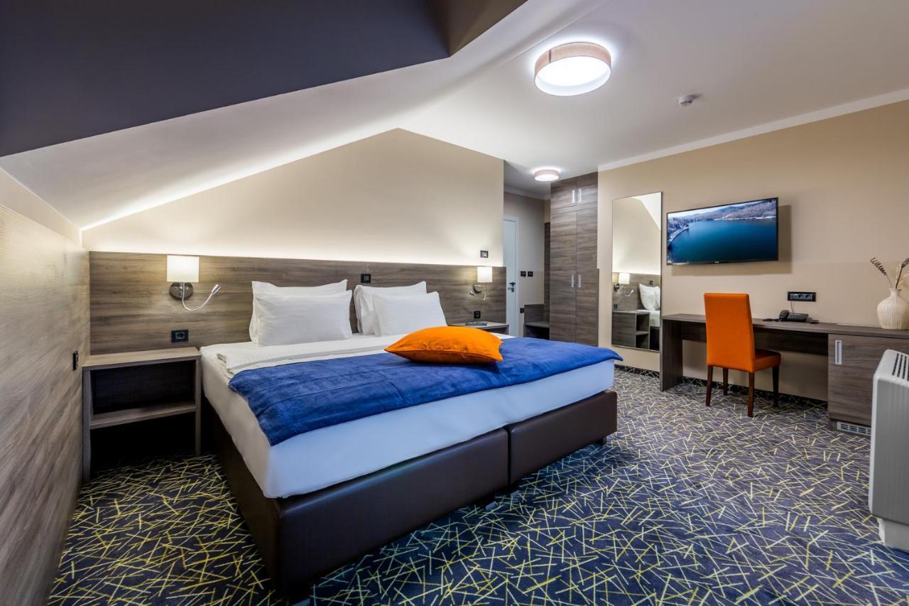 Hotel Bitoraj Fužine Buitenkant foto