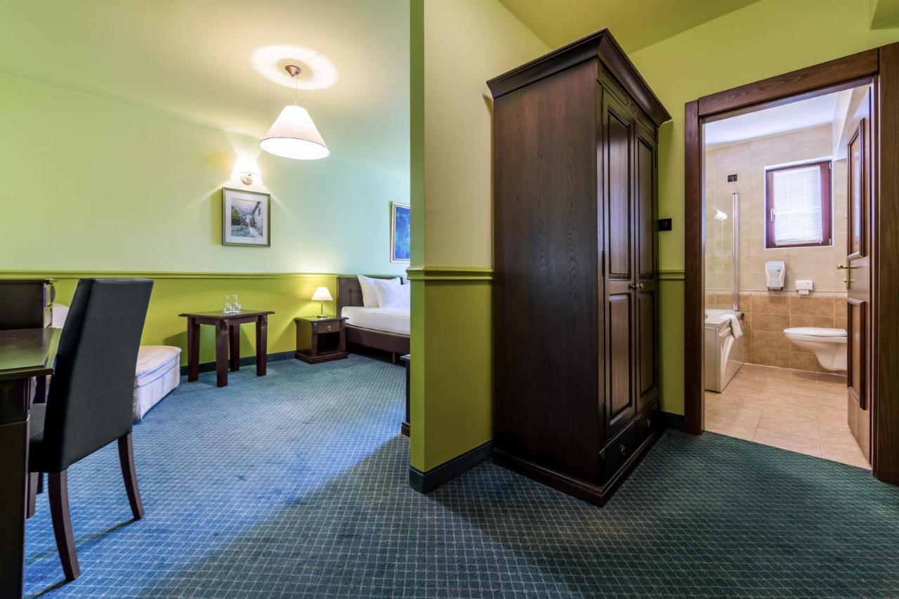 Hotel Bitoraj Fužine Buitenkant foto