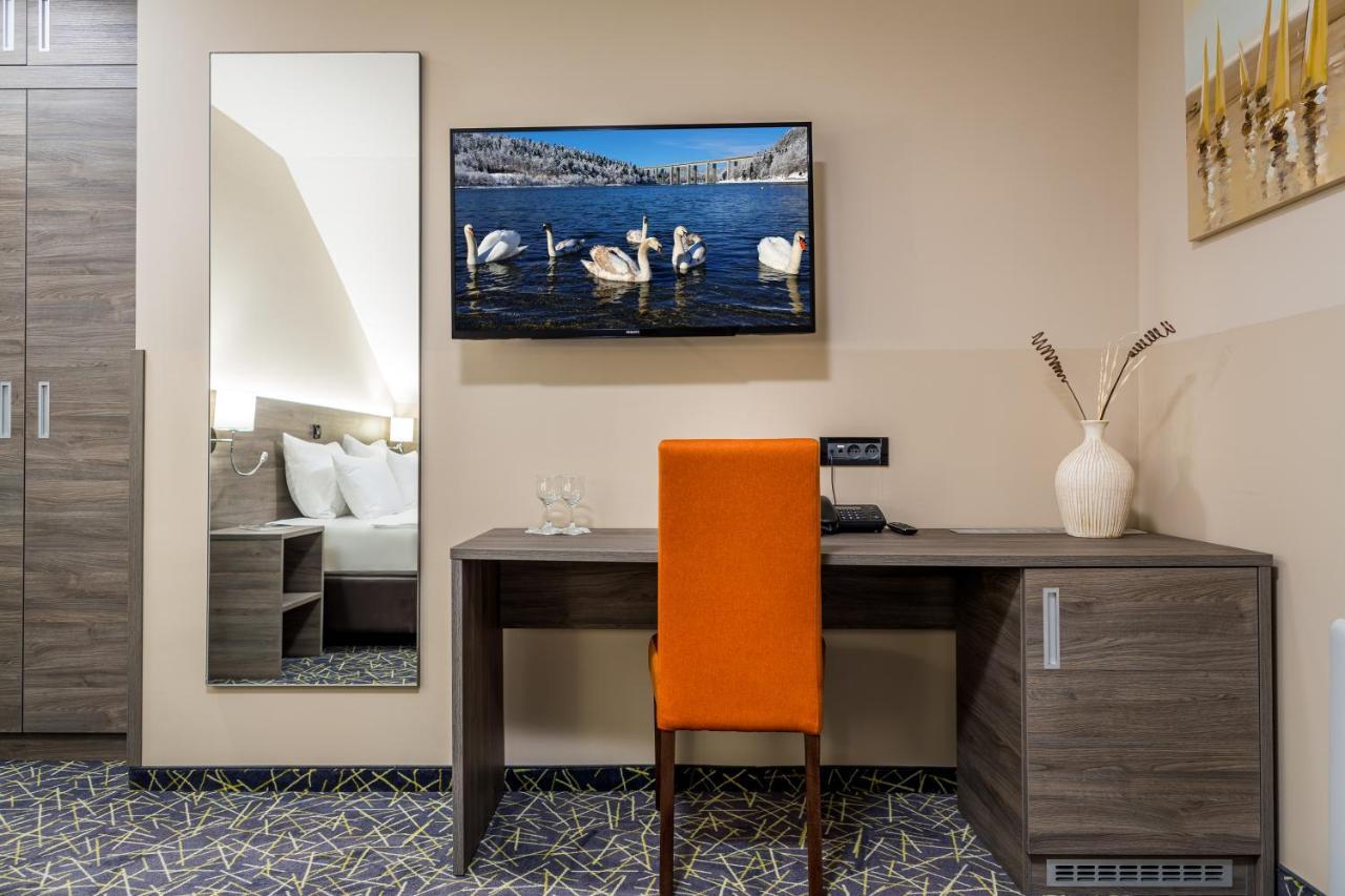 Hotel Bitoraj Fužine Buitenkant foto