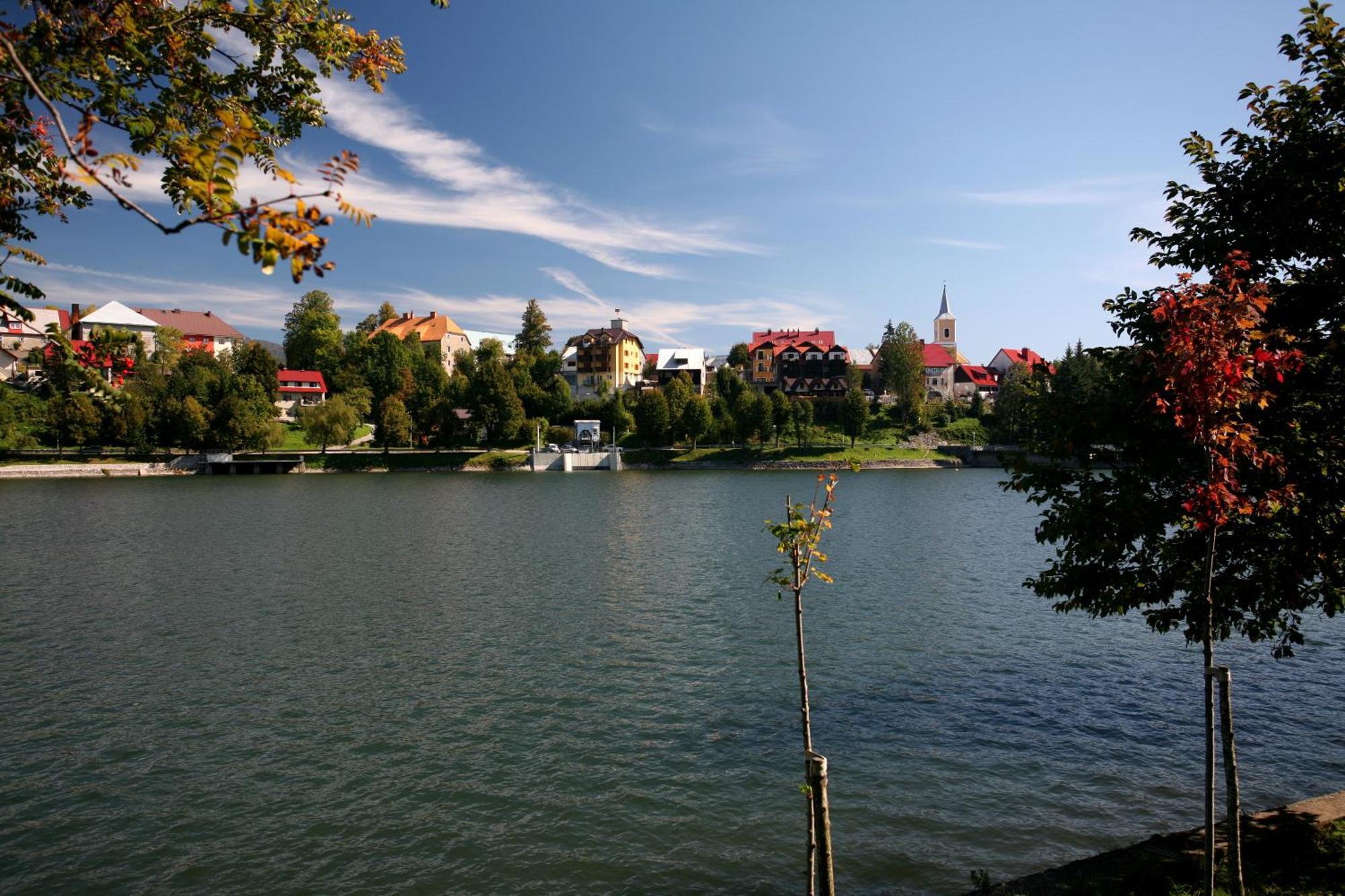 Hotel Bitoraj Fužine Buitenkant foto