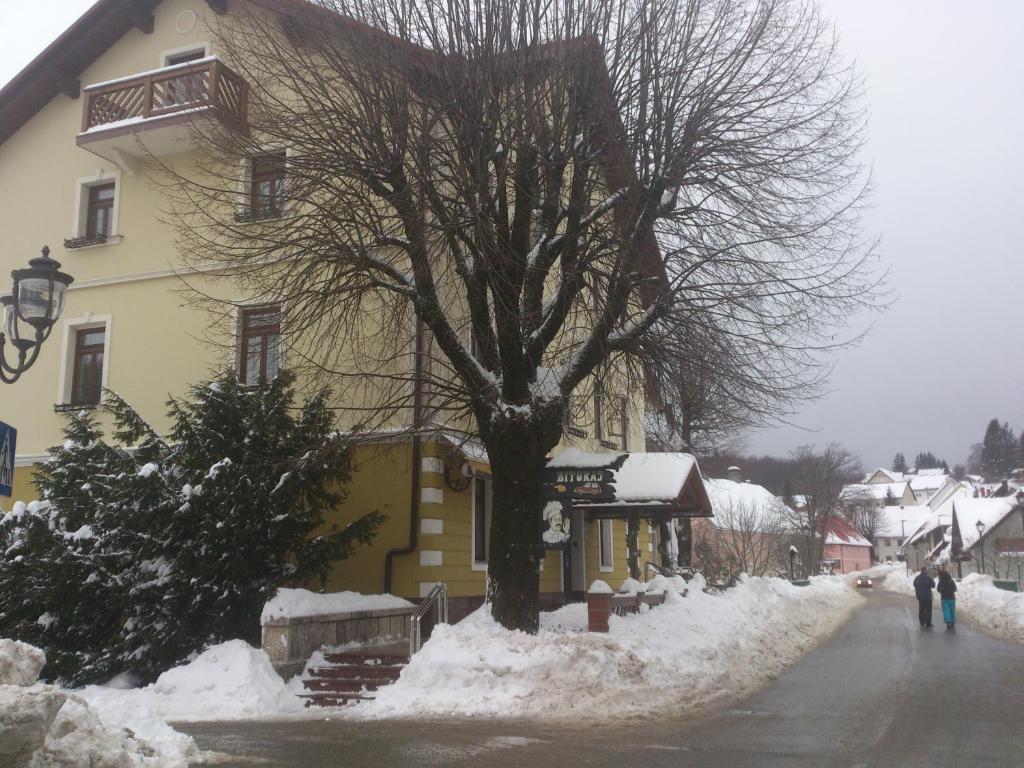 Hotel Bitoraj Fužine Buitenkant foto